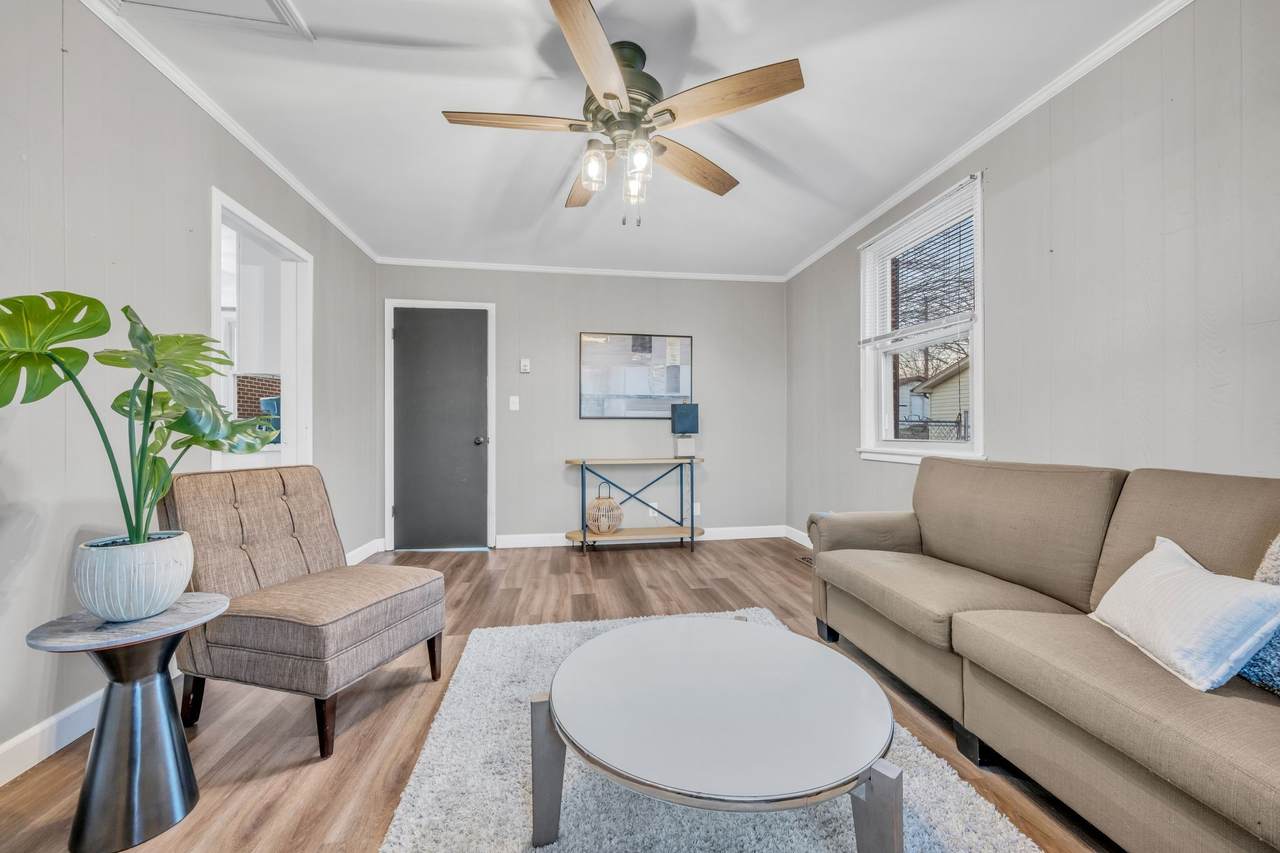 555 Ashe Ave - Photo 1