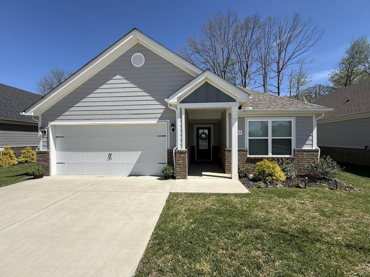 1003 Autumnwood Dr - Photo 1