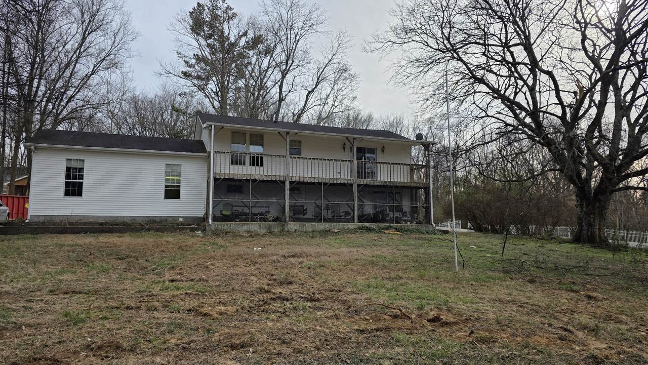 136 Riverside Dr - Photo 1