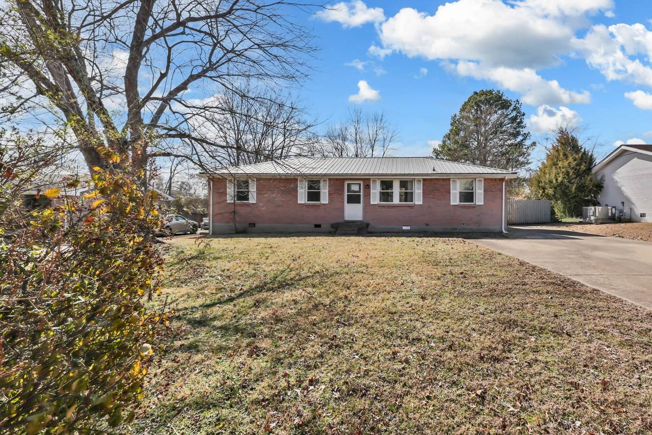 734 Lafayette Rd - Photo 1