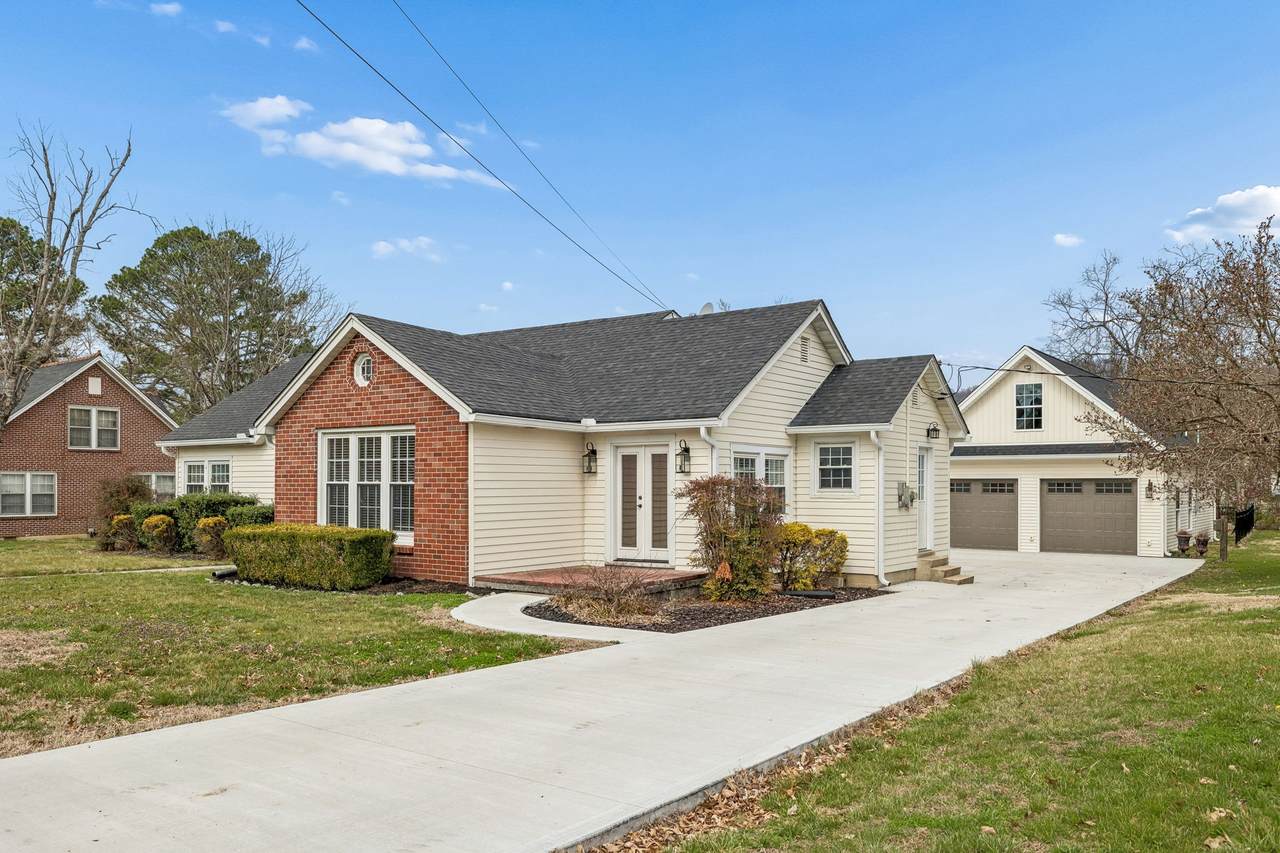 225 Jackson Ave - Photo 1