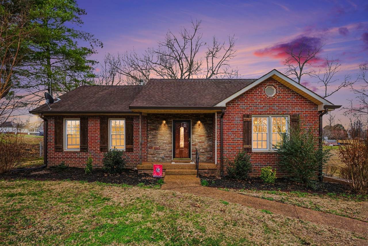 1005 Homestead Trl - Photo 1