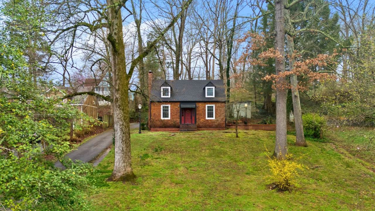 203 Westwood Dr - Photo 1