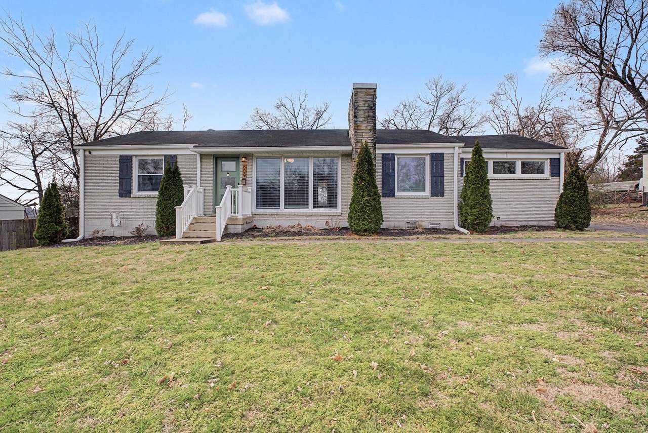 809 Chadwell Dr - Photo 1