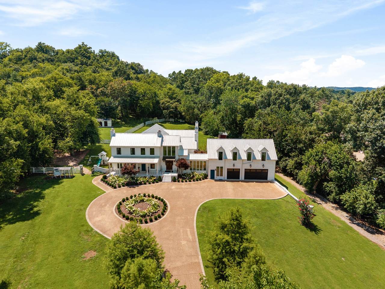 https://bt-photos.global.ssl.fastly.net/nashville/1280_boomver_2_RTC3135525-1.jpg