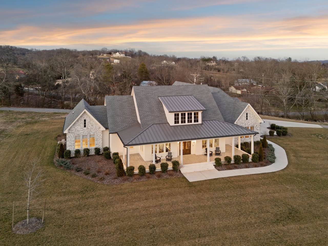https://bt-photos.global.ssl.fastly.net/nashville/1280_boomver_2_RTC3135592-1.jpg