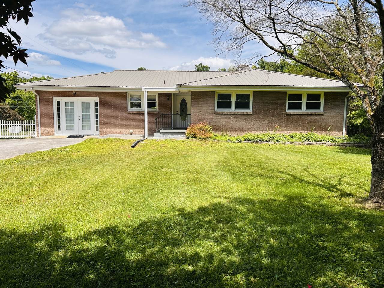 1301 Sycamore Dr - Photo 1