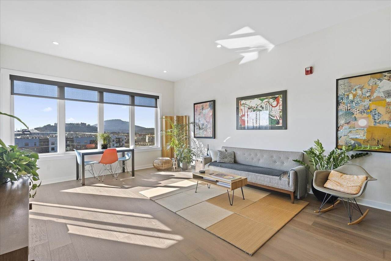 411 Fairpoint Street - Photo 1