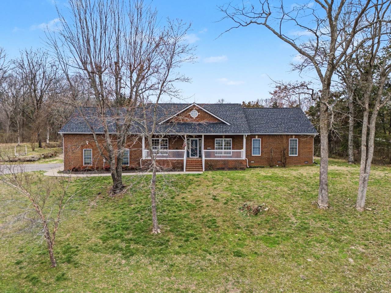 530 Moncrief Ave - Photo 1