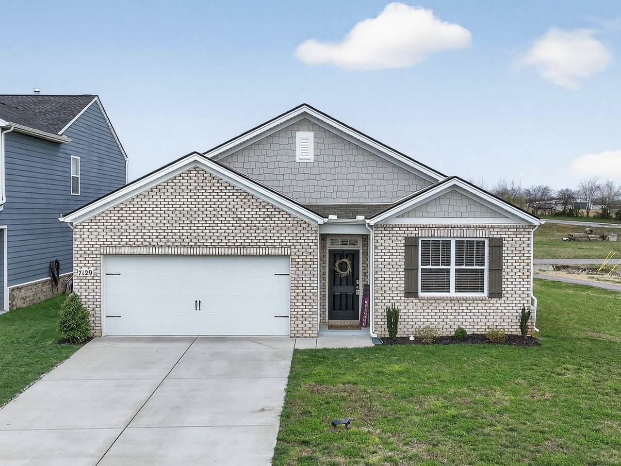7129 Sunny Parks Dr - Photo 1