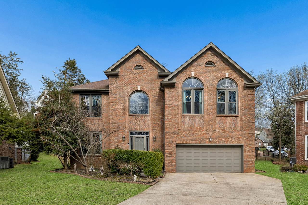 2213 S Ashford Ct - Photo 1