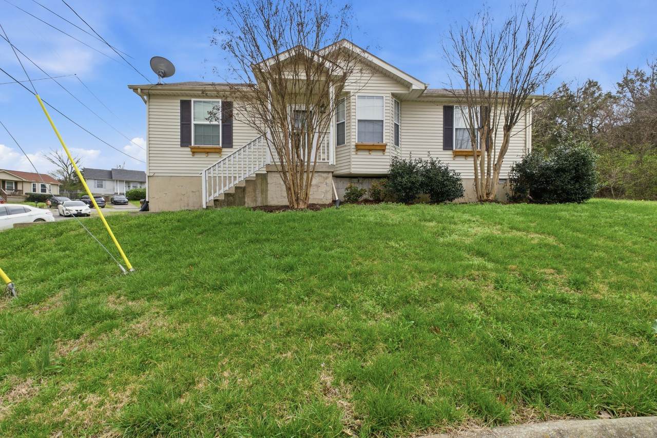400 Shadetree Ct - Photo 1