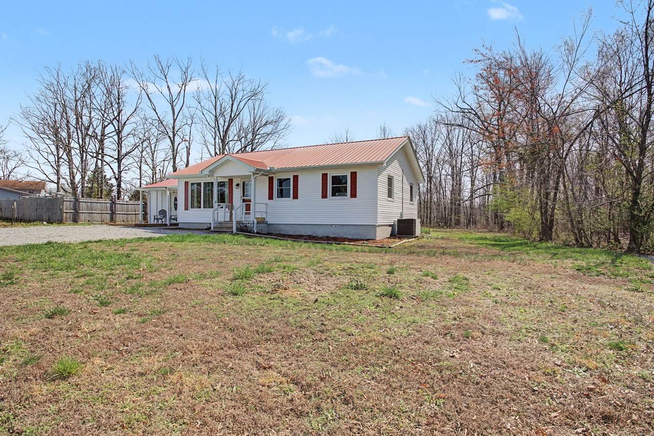 127 Rockhouse Rd - Photo 1