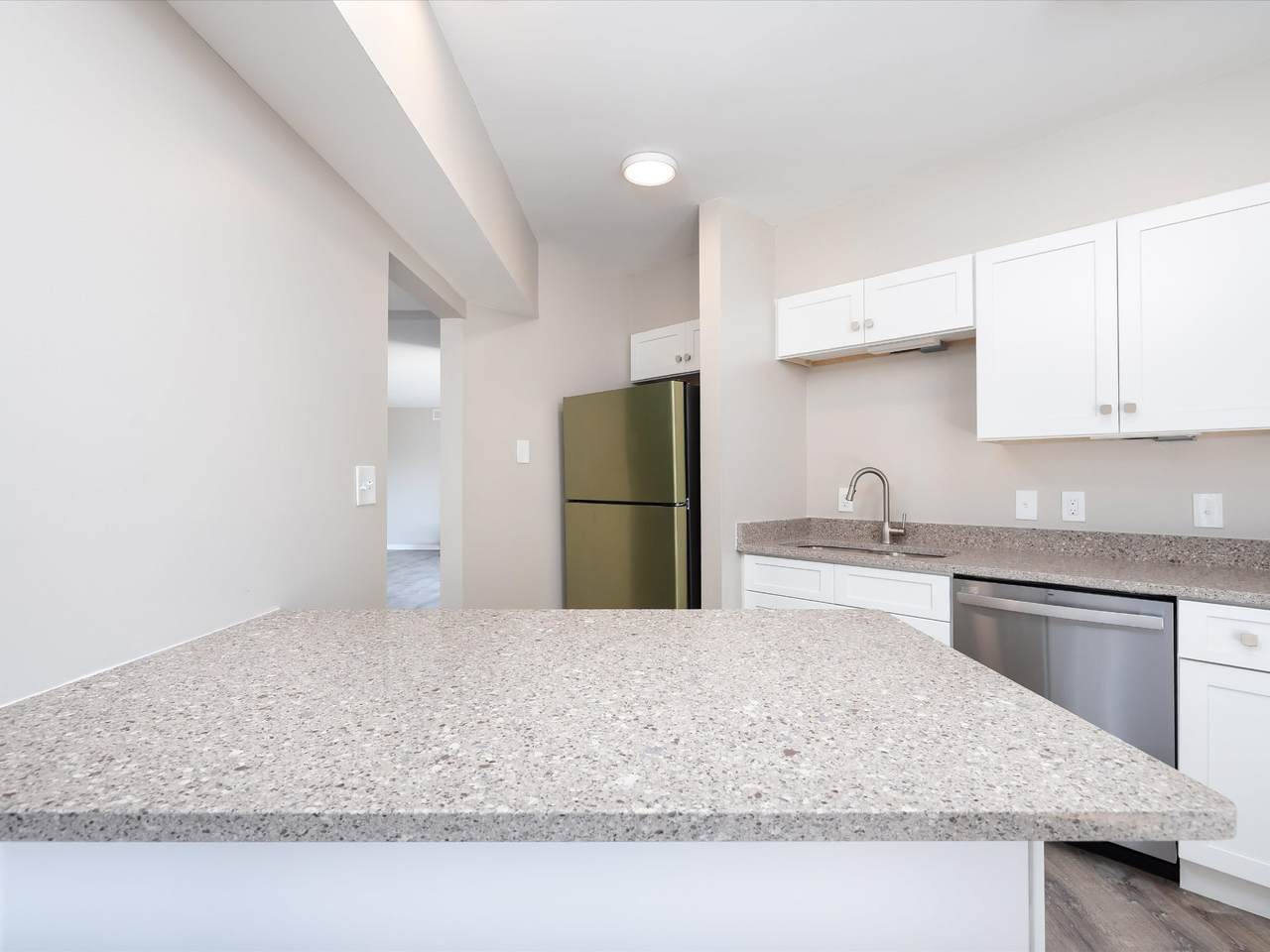 900 19th Ave - Photo 1
