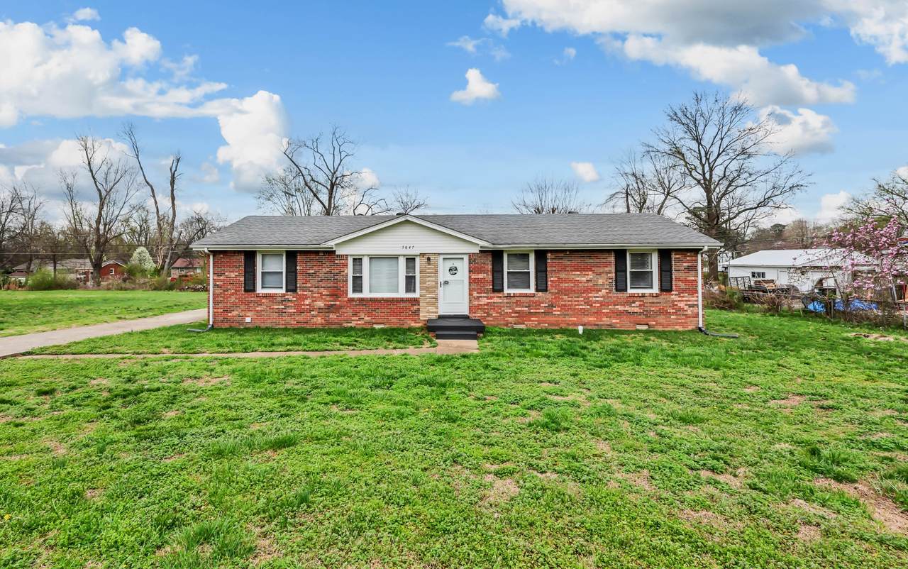 5047 Collinwood Dr - Photo 1