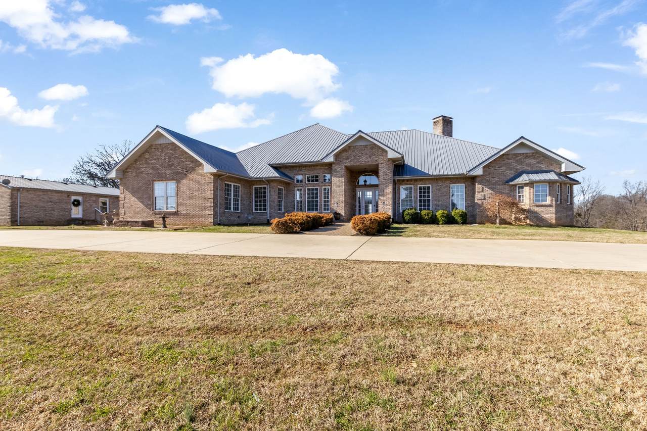 555 Randall Hitchcock Rd - Photo 1