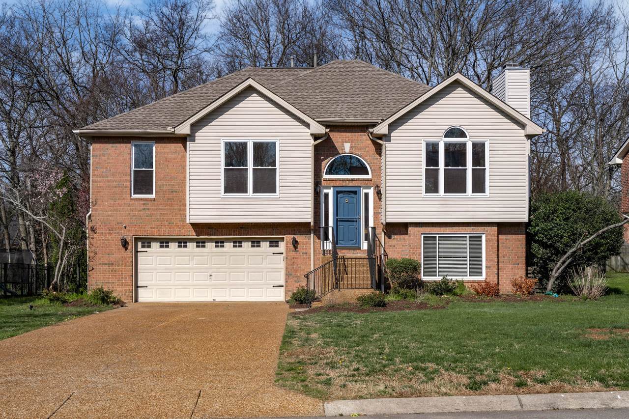 2938 Churchill Ln - Photo 1