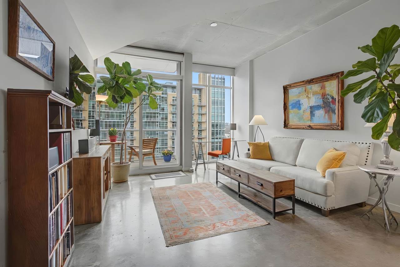 600 12th Ave - Photo 1