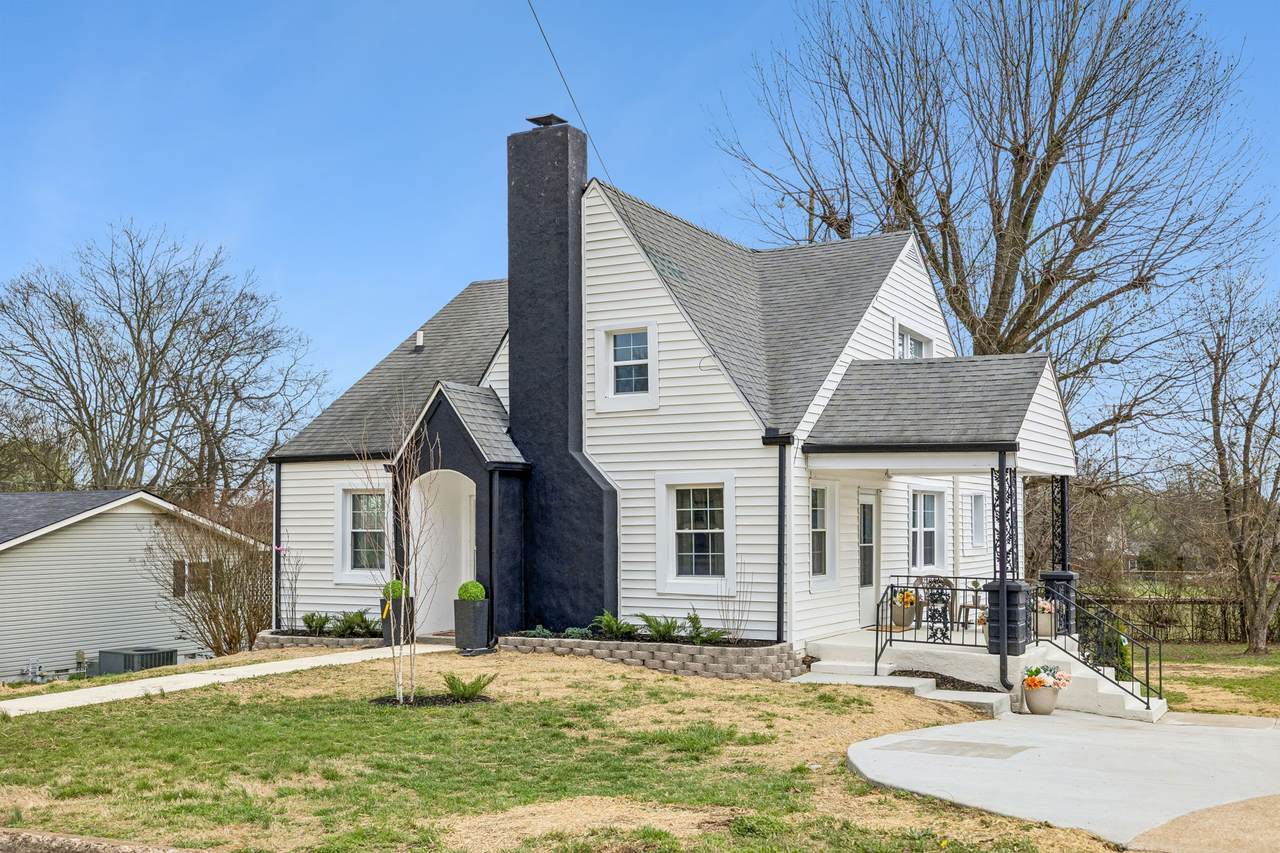 306 Lawrence St - Photo 1