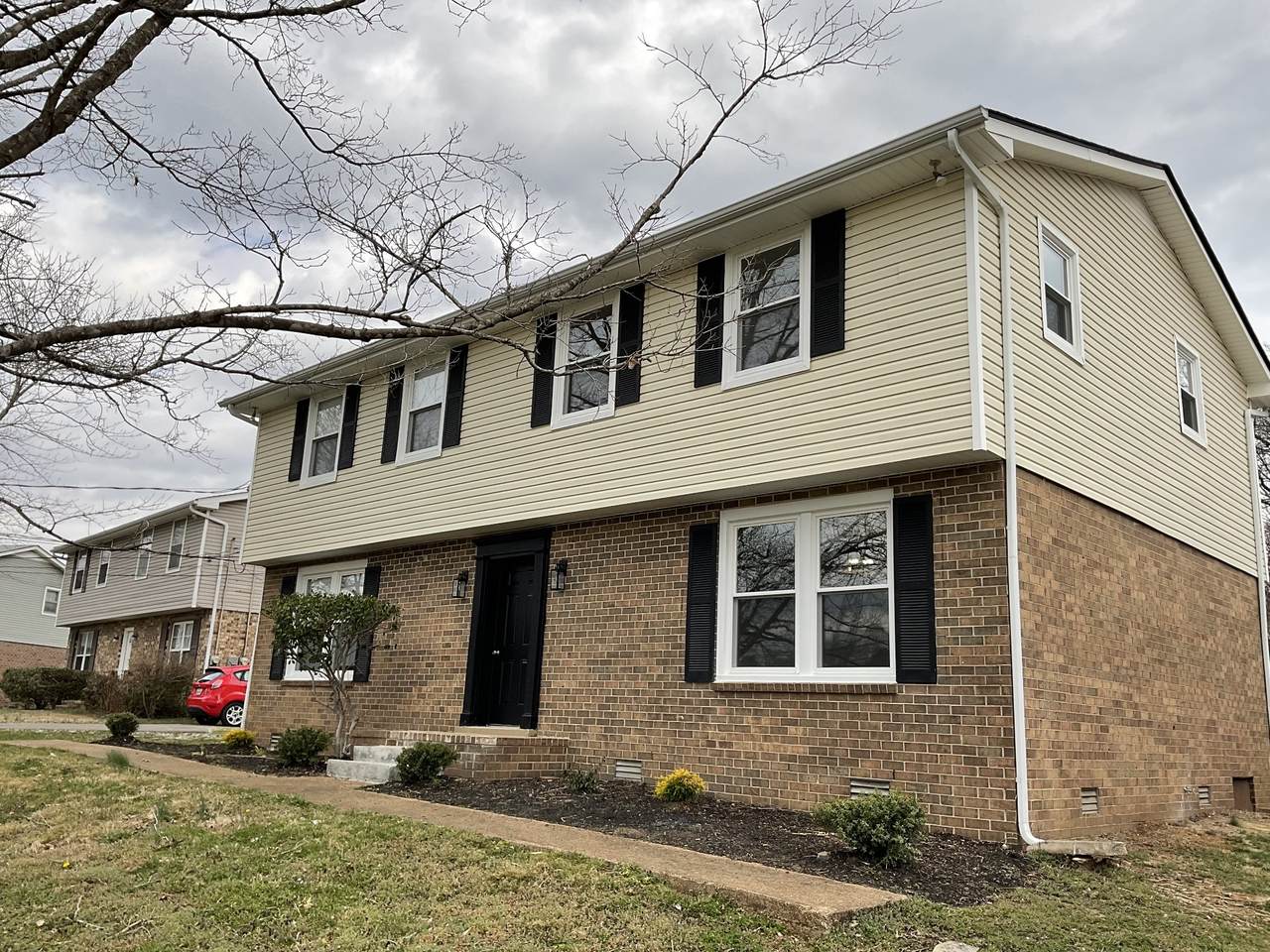 760 Mcpherson Dr - Photo 1