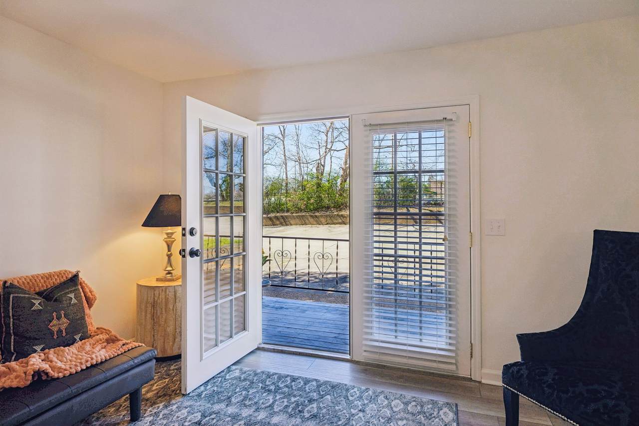 601 Boyd Mill Ave - Photo 1