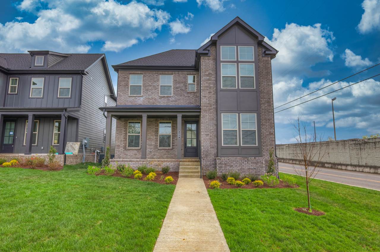 500 Eastboro Dr - Photo 1