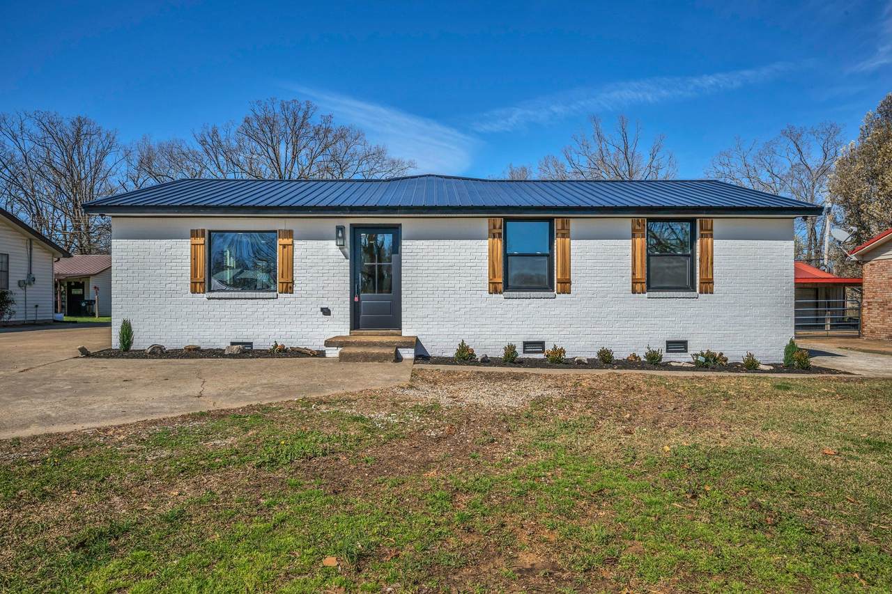 435 Carman Ave - Photo 1