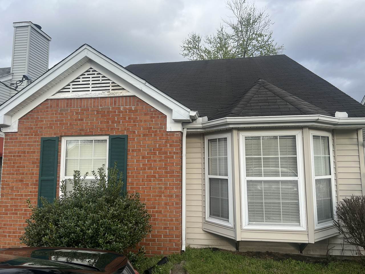 636 Poplar Pl - Photo 1