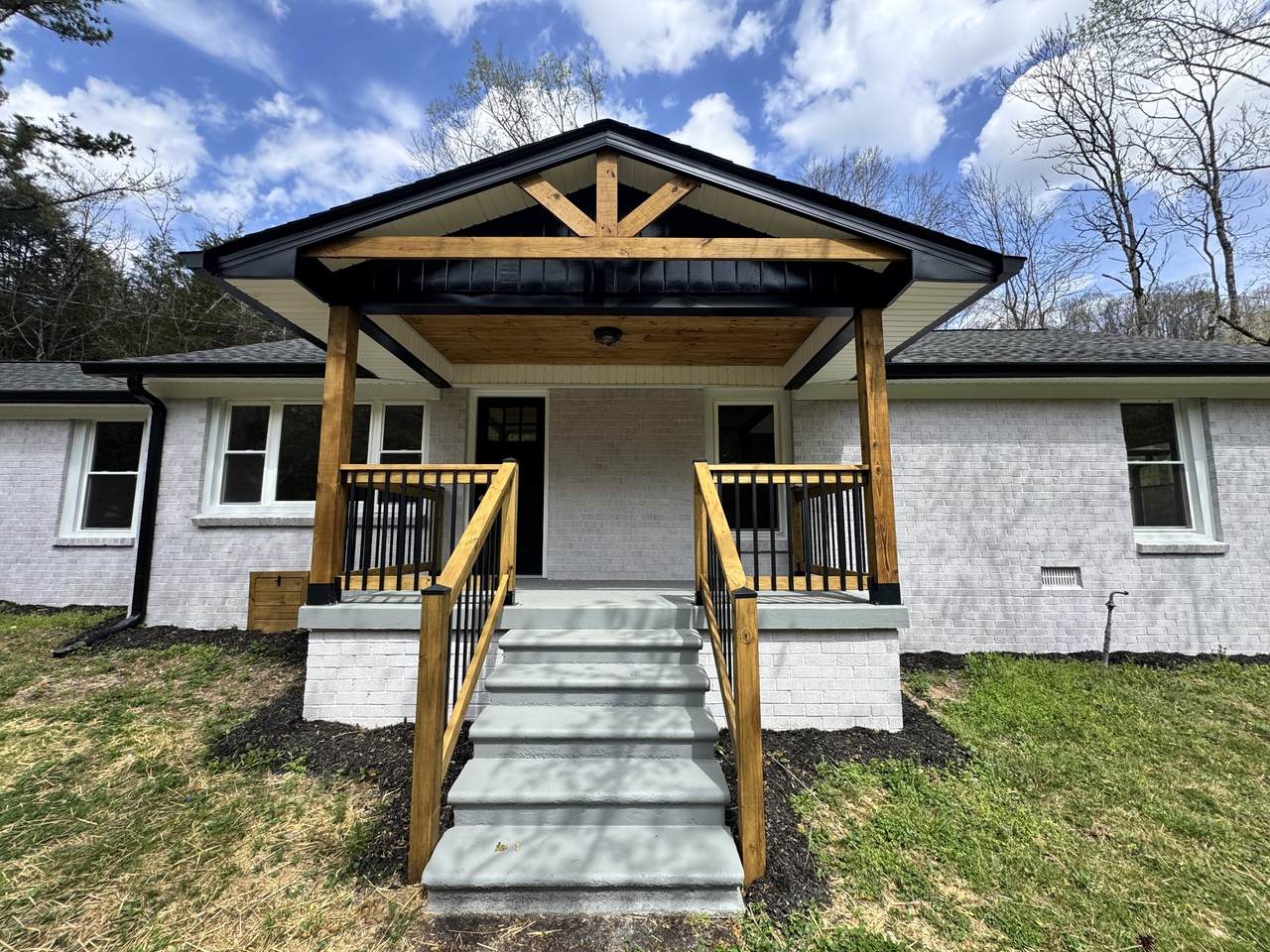 220 Friendship Hollow Rd - Photo 1