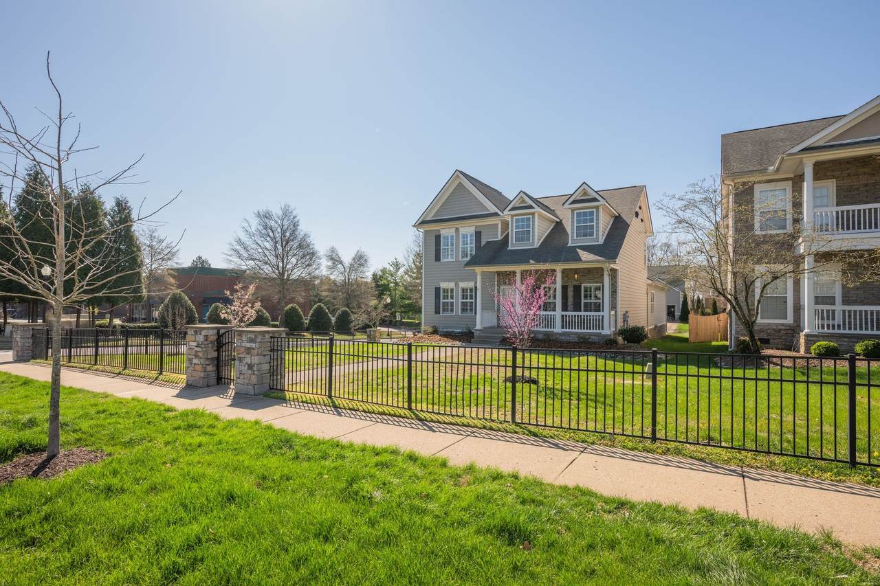 1377 Liberty Pike - Photo 1
