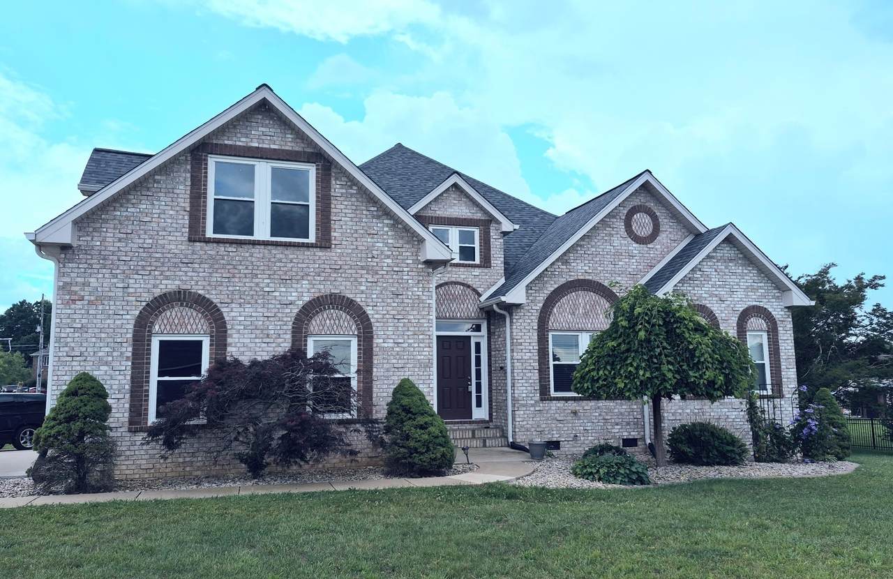 2114 London Ln - Photo 1
