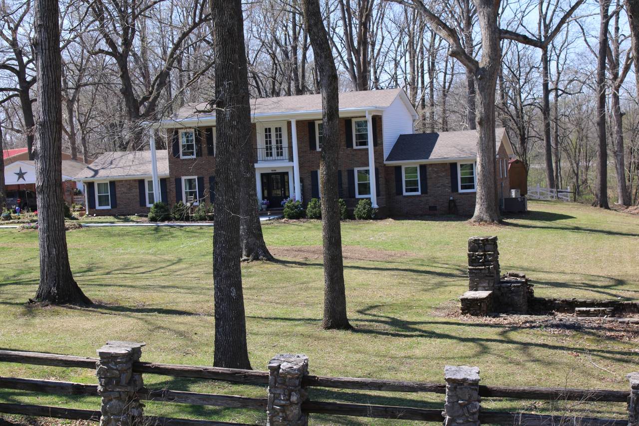 1311 Academy Rd - Photo 1