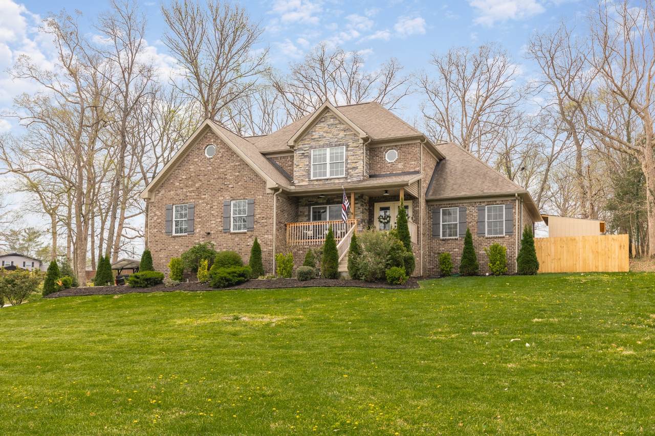 714 Eastland Ln - Photo 1