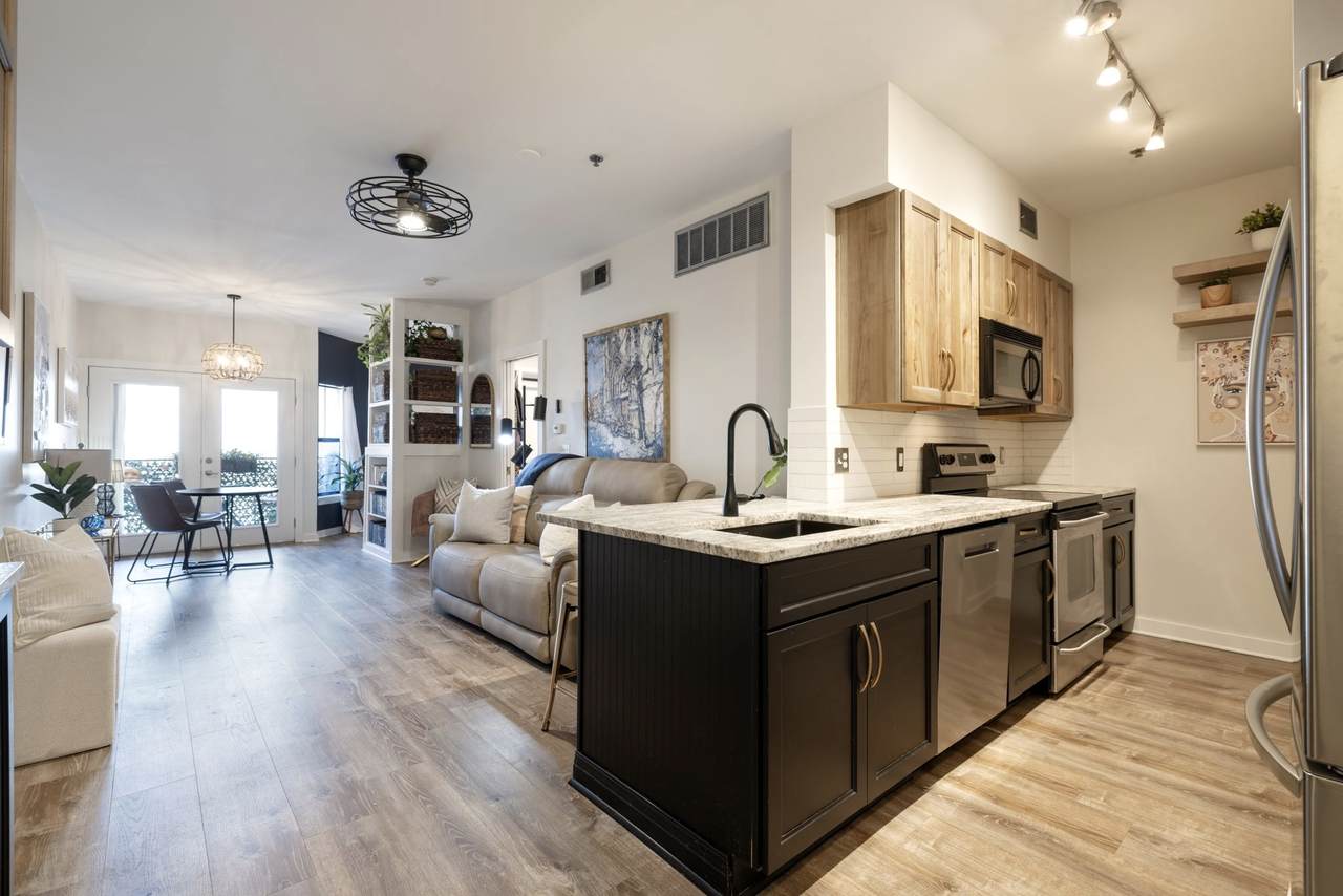 1803 Broadway - Photo 1