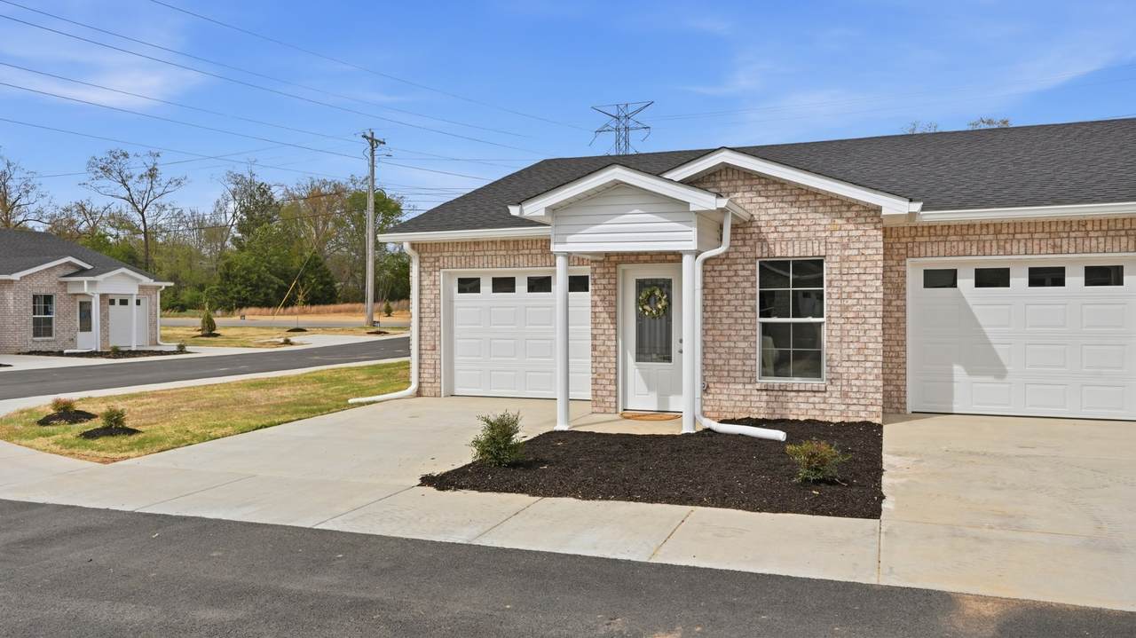 741 Kings Ln - Photo 1