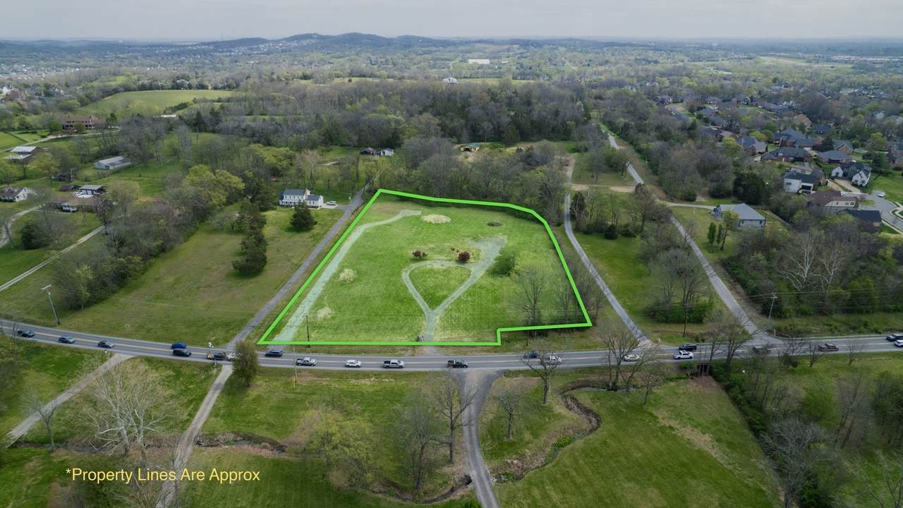 712 New Shackle Island Rd - Photo 1