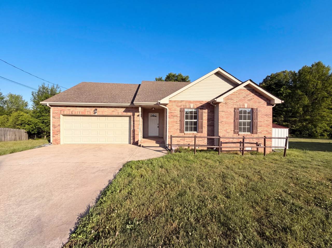 3394 Endsworth Dr - Photo 1