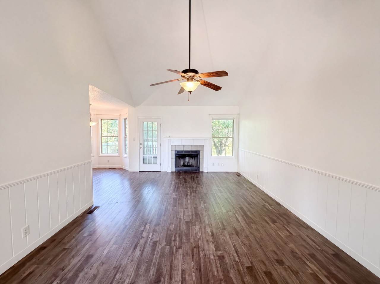 https://bt-photos.global.ssl.fastly.net/nashville/1280_boomver_2_RTC3167000-1.jpg