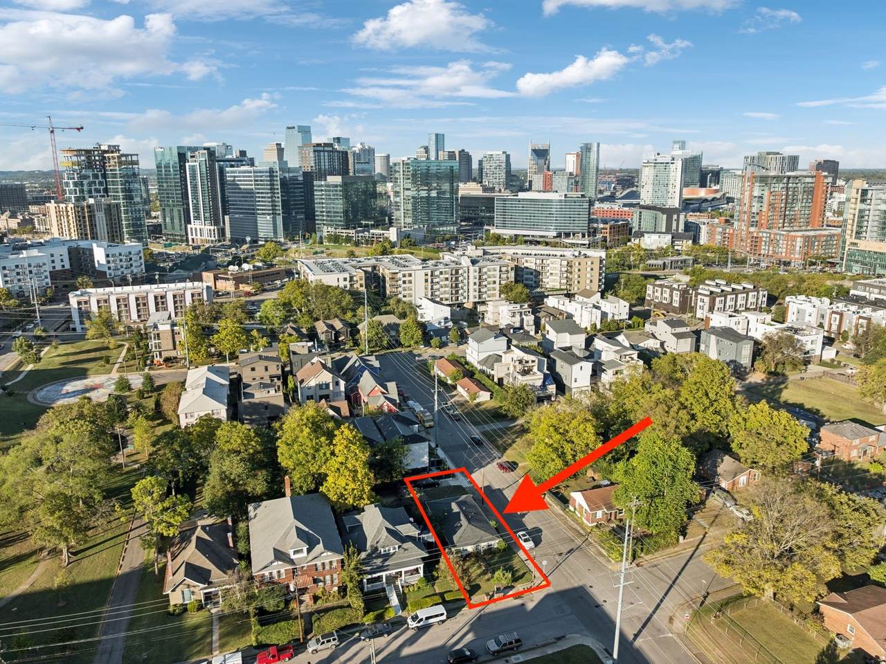 1400 Hawkins St - Photo 1