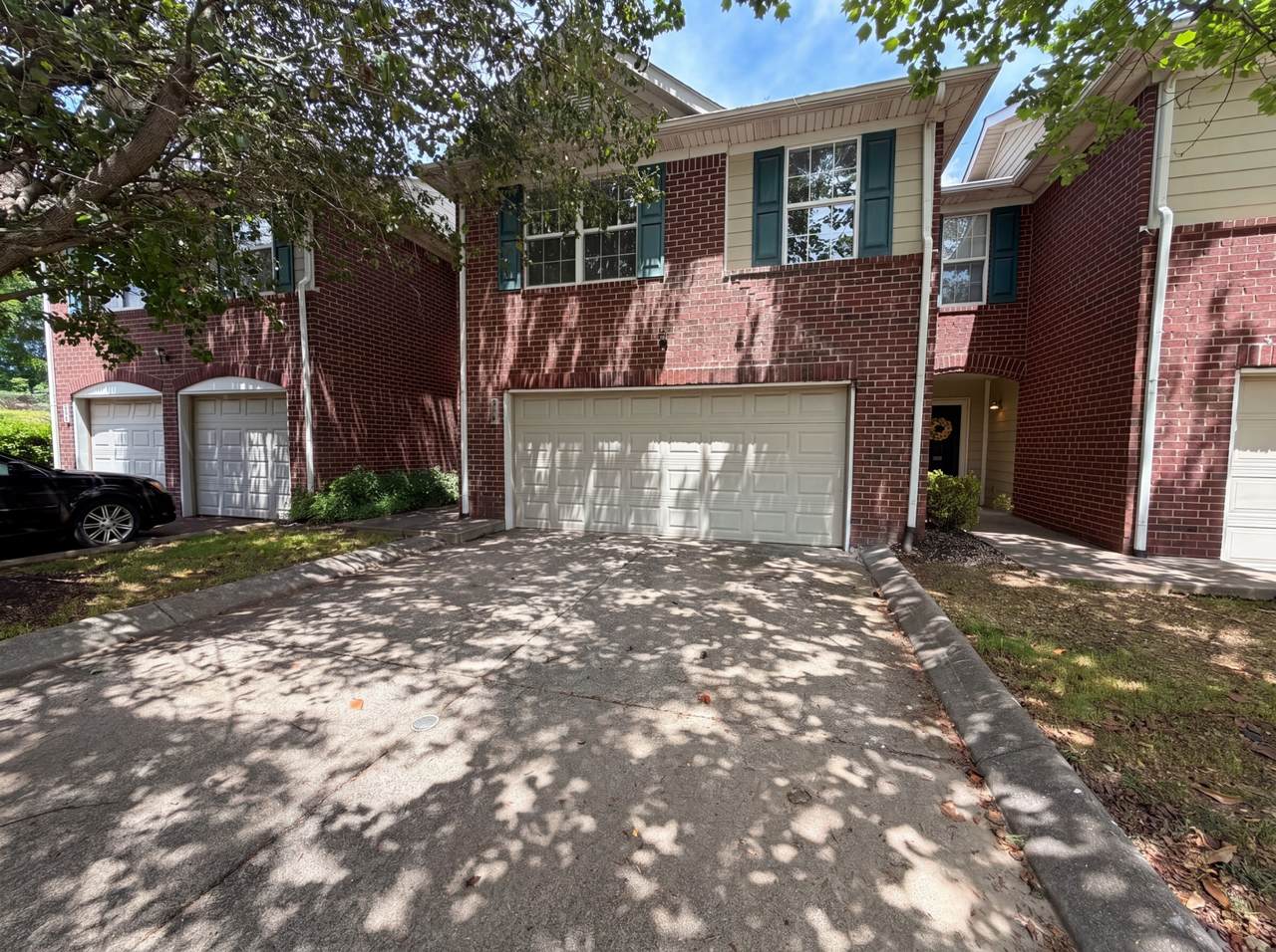 403 Heath Pl - Photo 1