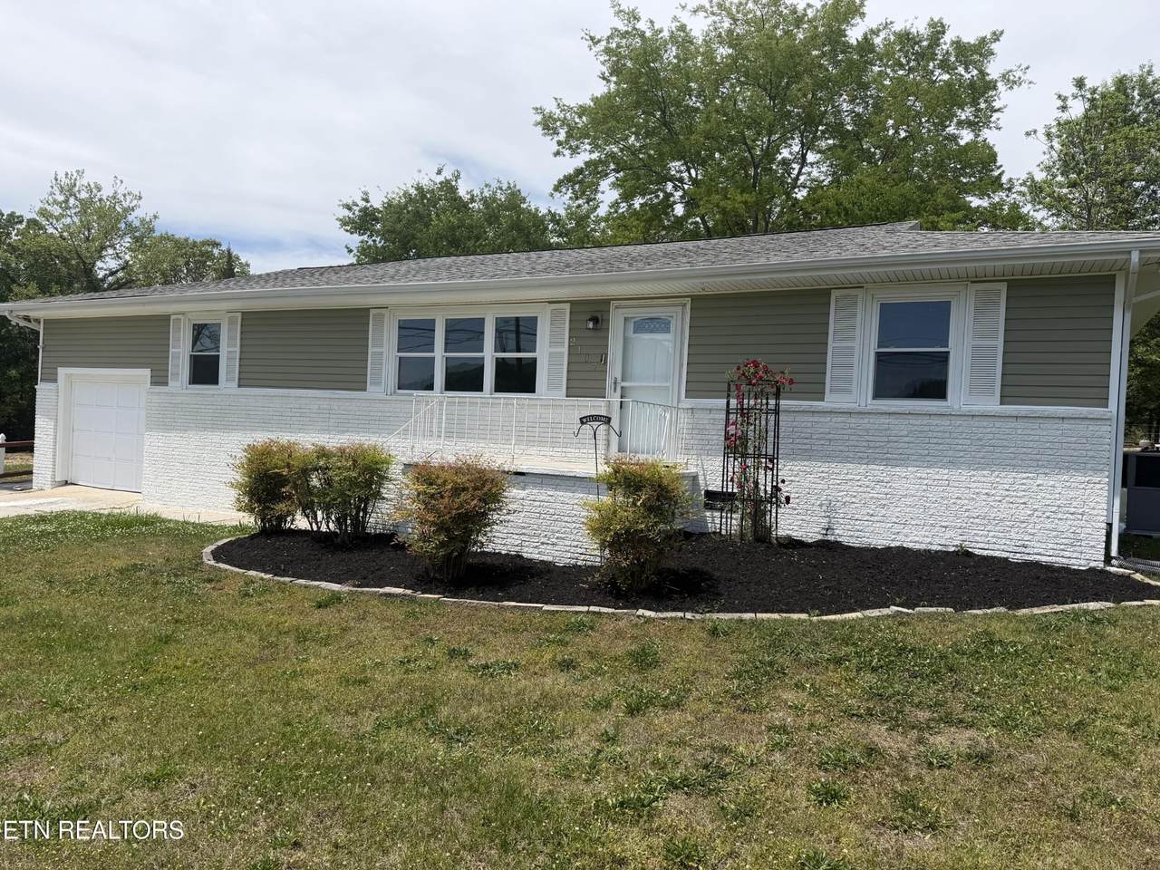 2107 Tipton Station Rd - Photo 1