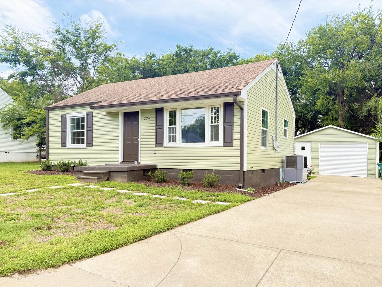 224 Hardison Ave - Photo 1