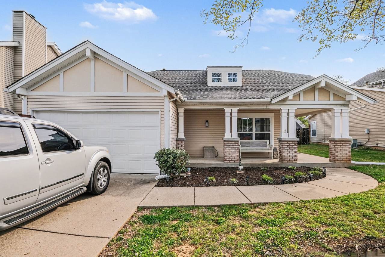 1736 Stone Hollow Ct - Photo 1