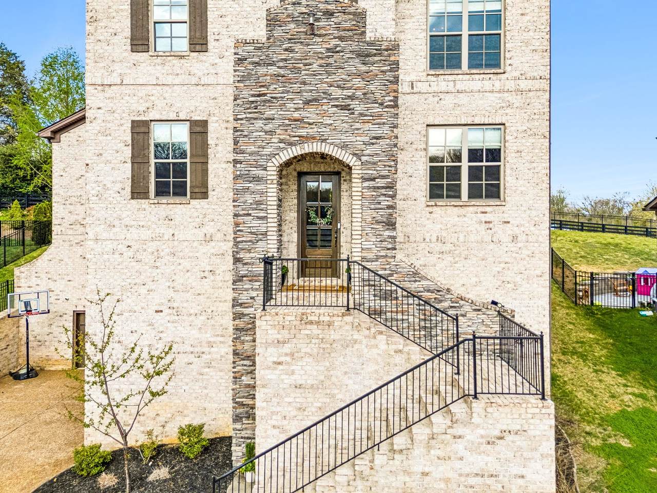 https://bt-photos.global.ssl.fastly.net/nashville/1280_boomver_2_RTC3169122-1.jpg