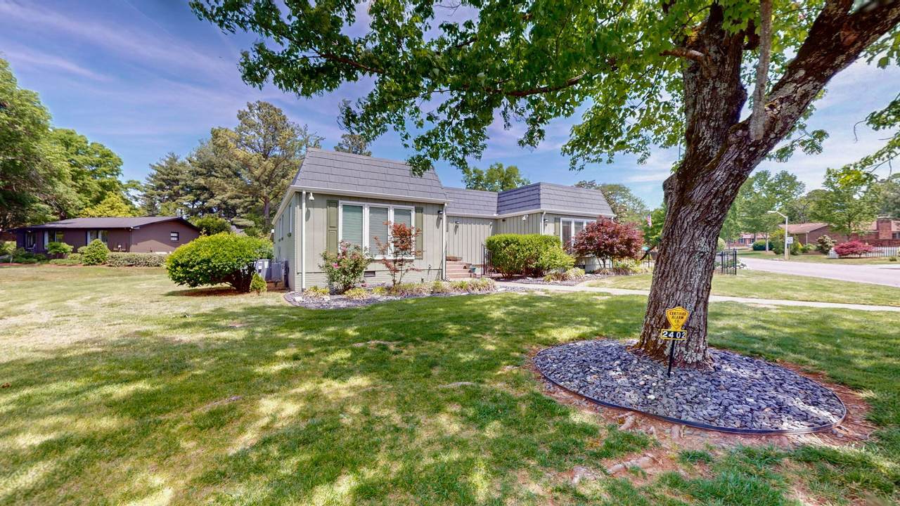 2402 Riverview Dr - Photo 1
