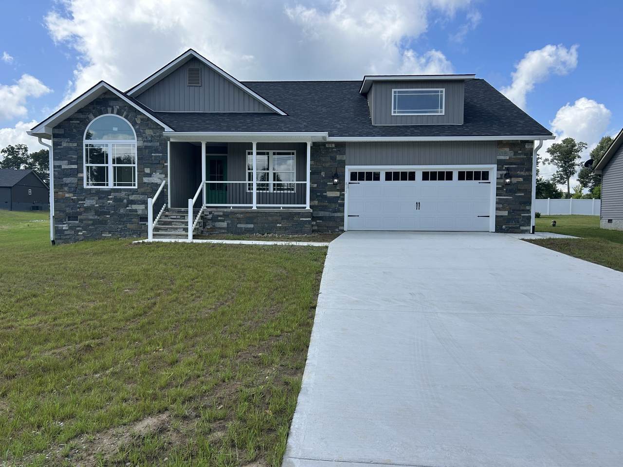 815 Colby Cir - Photo 1