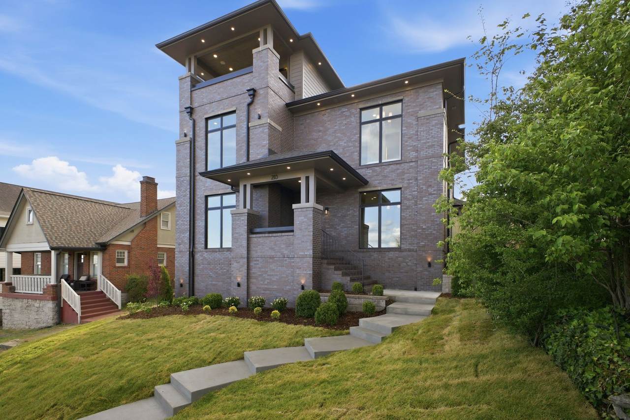 2113 Eastwood Ave - Photo 1
