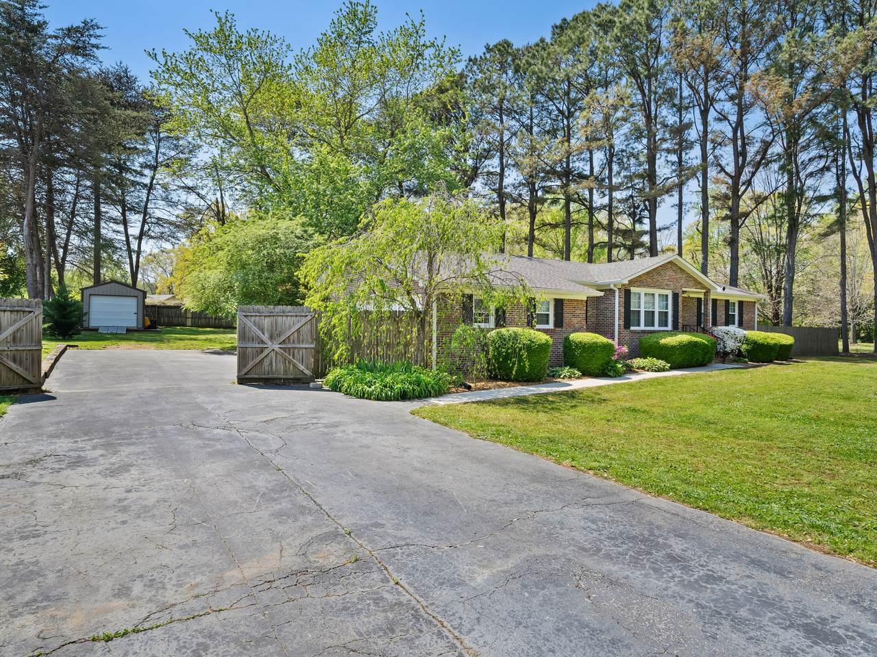 https://bt-photos.global.ssl.fastly.net/nashville/1280_boomver_2_RTC3170116-1.jpg