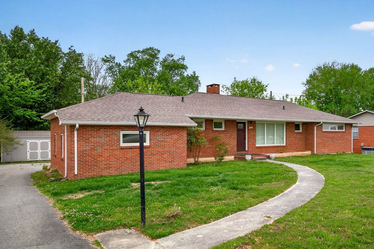 407 Sunset Dr - Photo 1