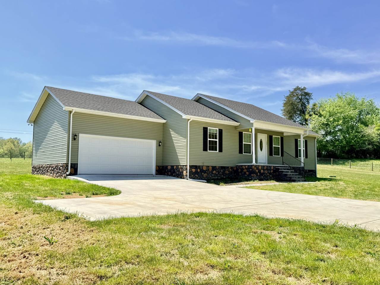 1041 Hurricane Rd - Photo 1